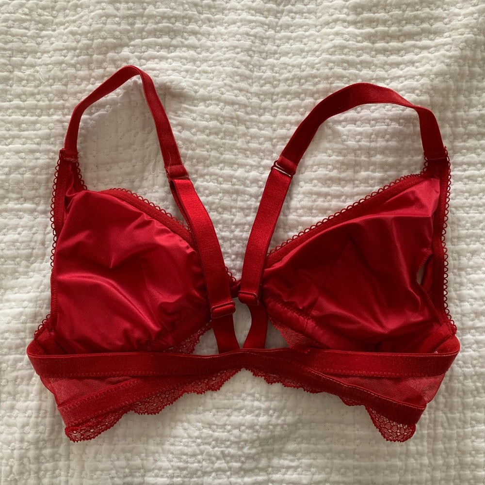 Red lace bralette - Picture 2 of 2